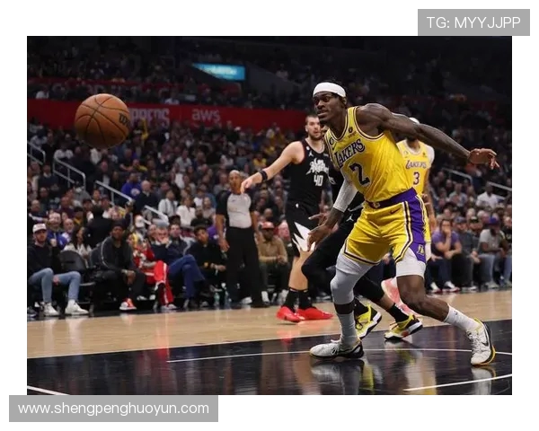 范德比尔特盛赞里夫斯勇迎挑战 两战轰下九十多分展现疯狂状态